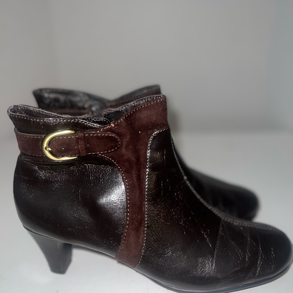 Areosoles Elegant Brown Leather Ankle Boots Women’s size 8.5